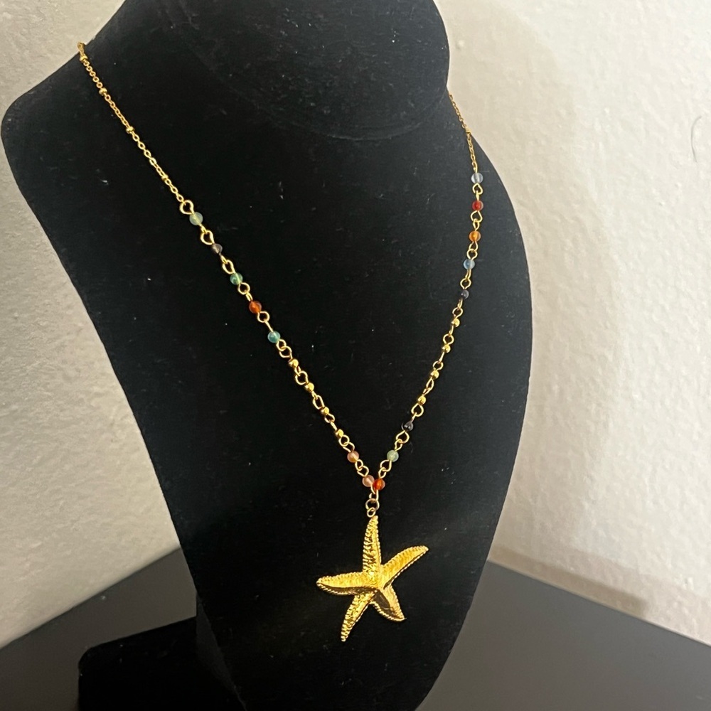 🌟 18k Gold Plated Starfish Necklace 🌟 - Picture 4 of 4